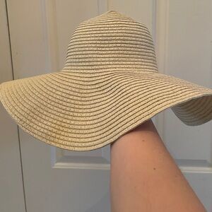 Foldable/Floppy Womens Sun hat- One size- Wide Brim